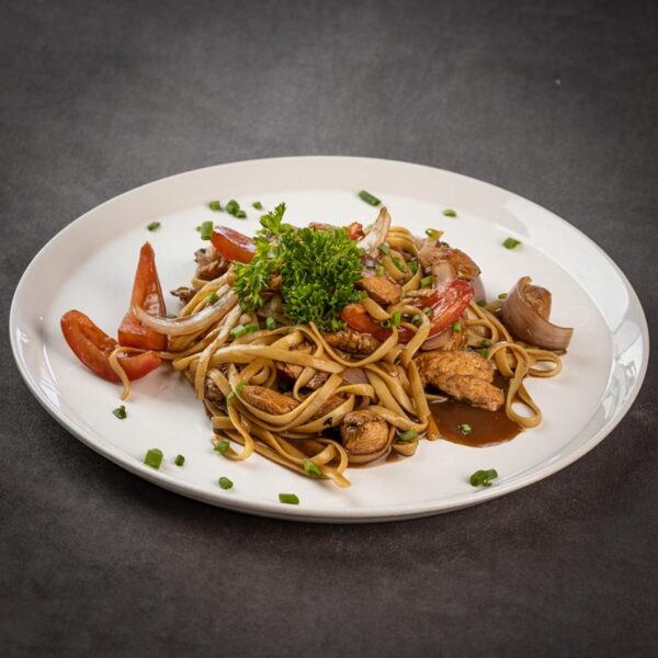 Fettuccine de Pollo Salteado