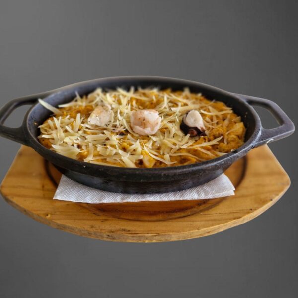 Pastel de jaiba, loco, pulpo y camarón